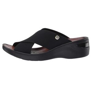 BZEES Desire Wedge Sandals in Black NIB - Size 8.5 Wide
